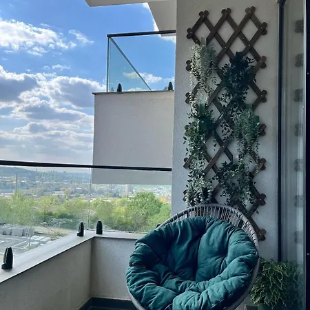 Sunny Nest